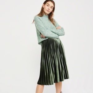 Abercrombie & Fitch Green Velvet Pleated Midi Skirt